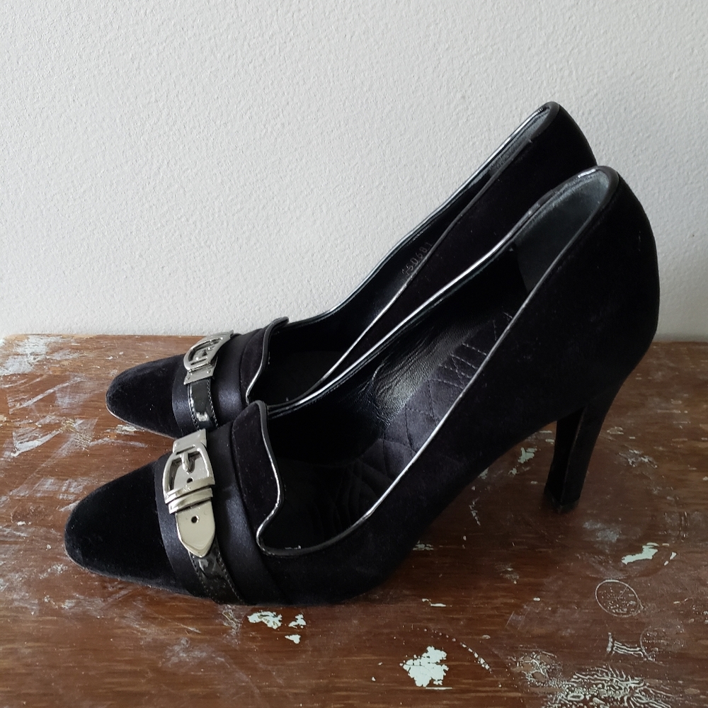GUCCI black velvet pumps with buckle detail